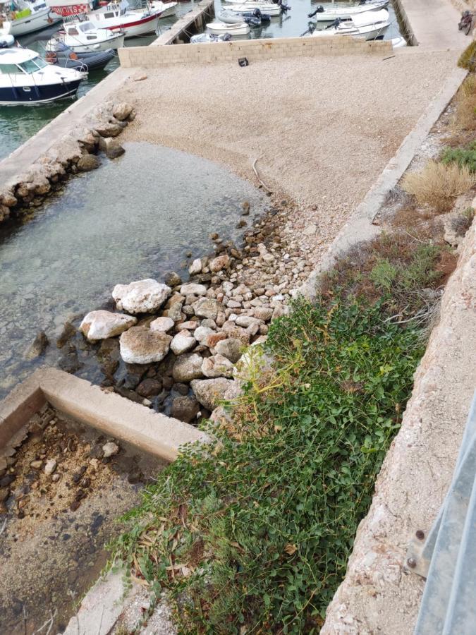 Zagalo * Sveta Nedelja (Hvar)